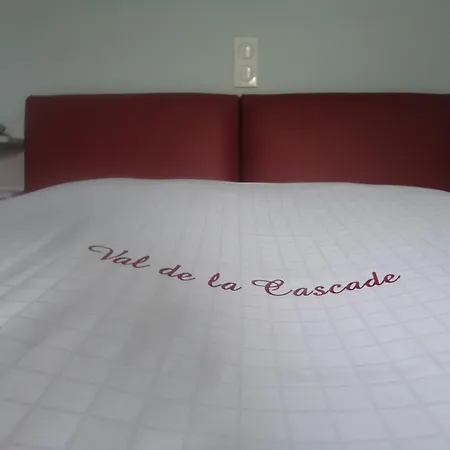 Val De La Cascade