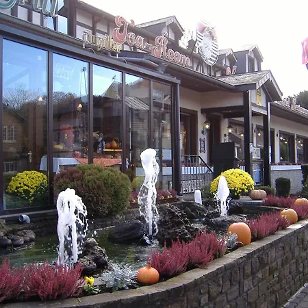 Val De La Cascade Hotel