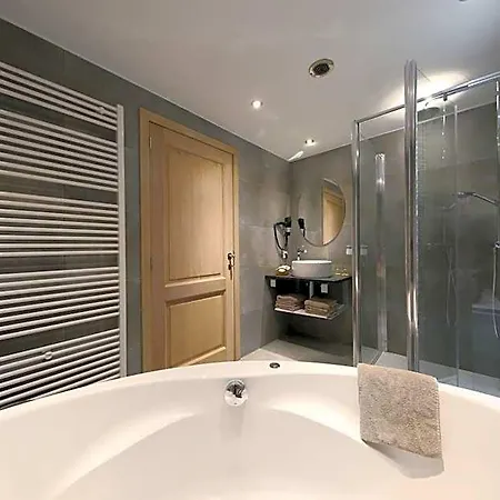 Val De La Cascade Hotell 3*