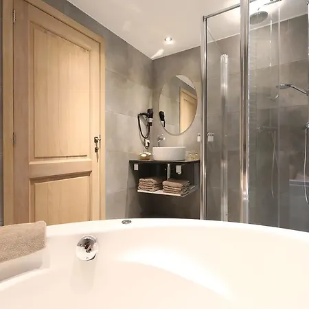 Val De La Cascade 3* 스타블로