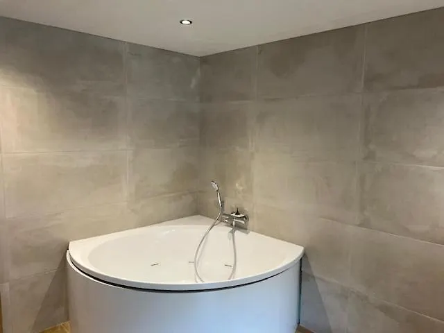 Hotel Val De La Cascade 3*