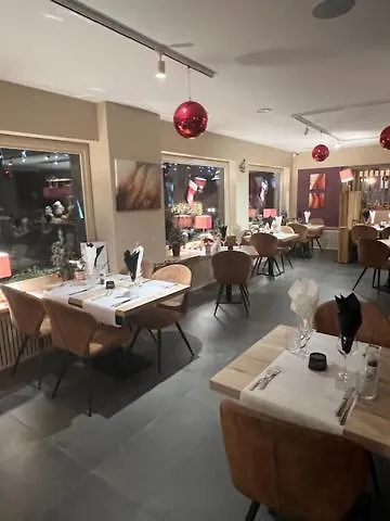 Val De La Cascade Hotel 3*